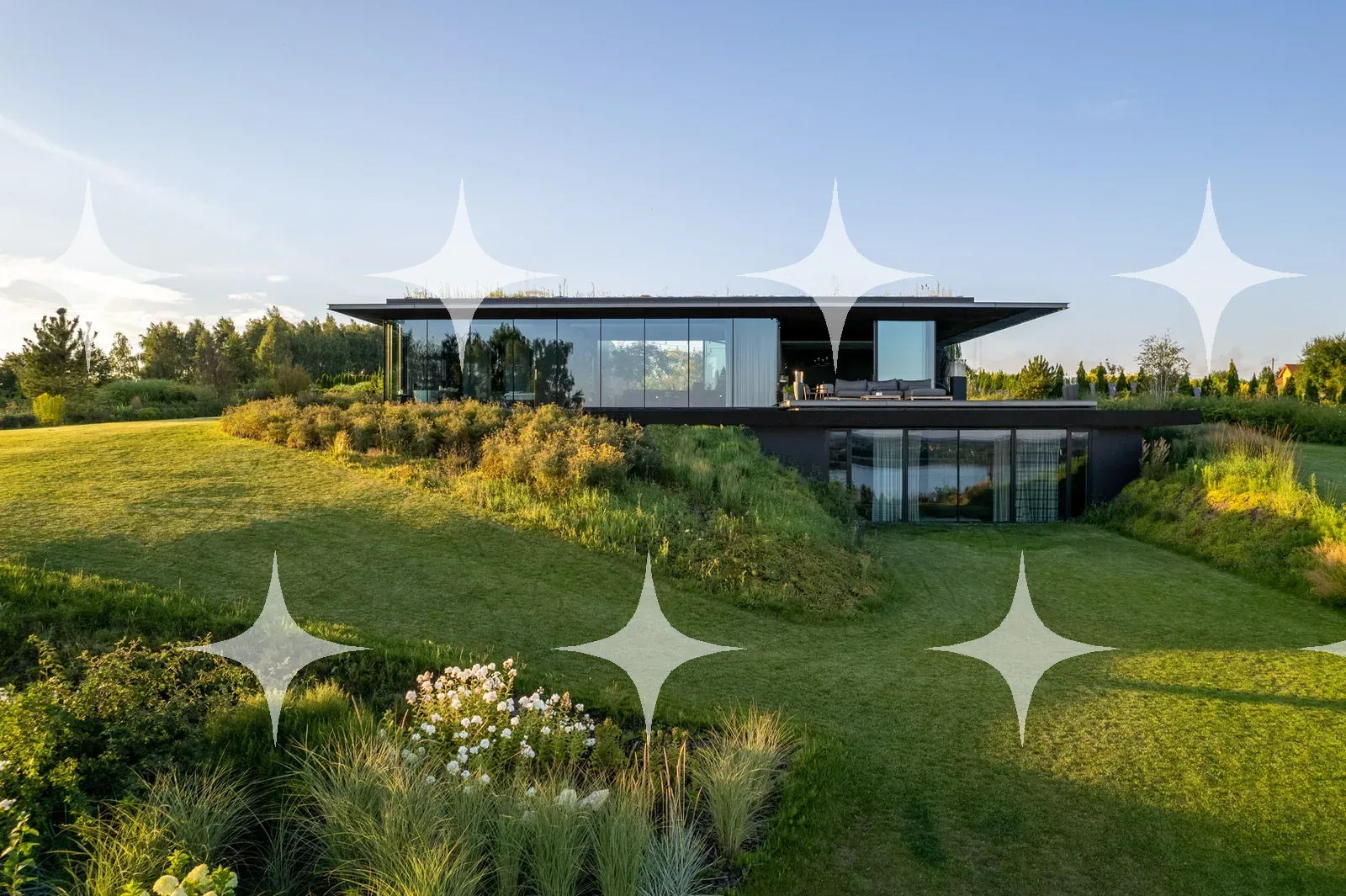 Hillside House with Cantilevered Roof — photo 1
