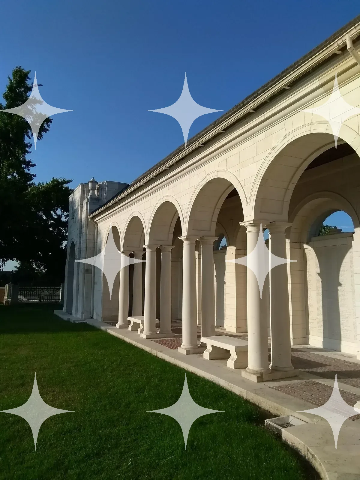 Arcaded Loggia and Lawn — photo 1